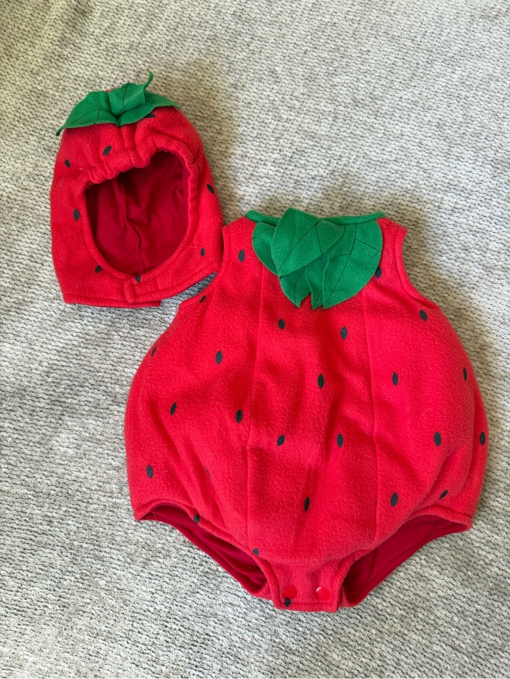 Dress Up America Strawberry Costume With Hat Baby 6–12 Months